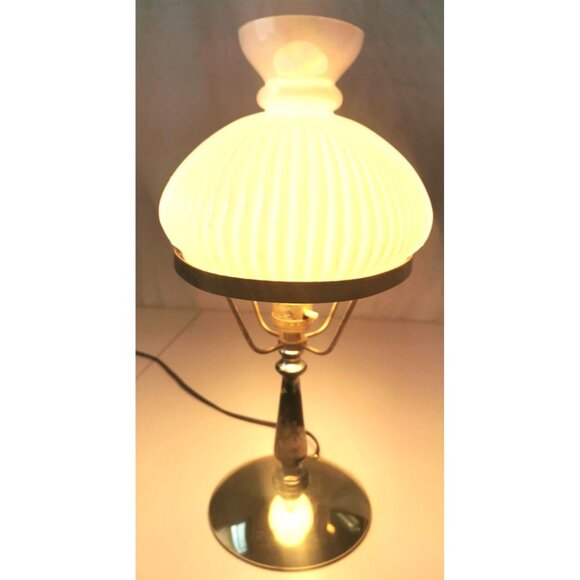 Table Lamp Beautiful Milk Glass Ribbed Shade Brass Base Vintage Rare Italy - Picture 2 of 15